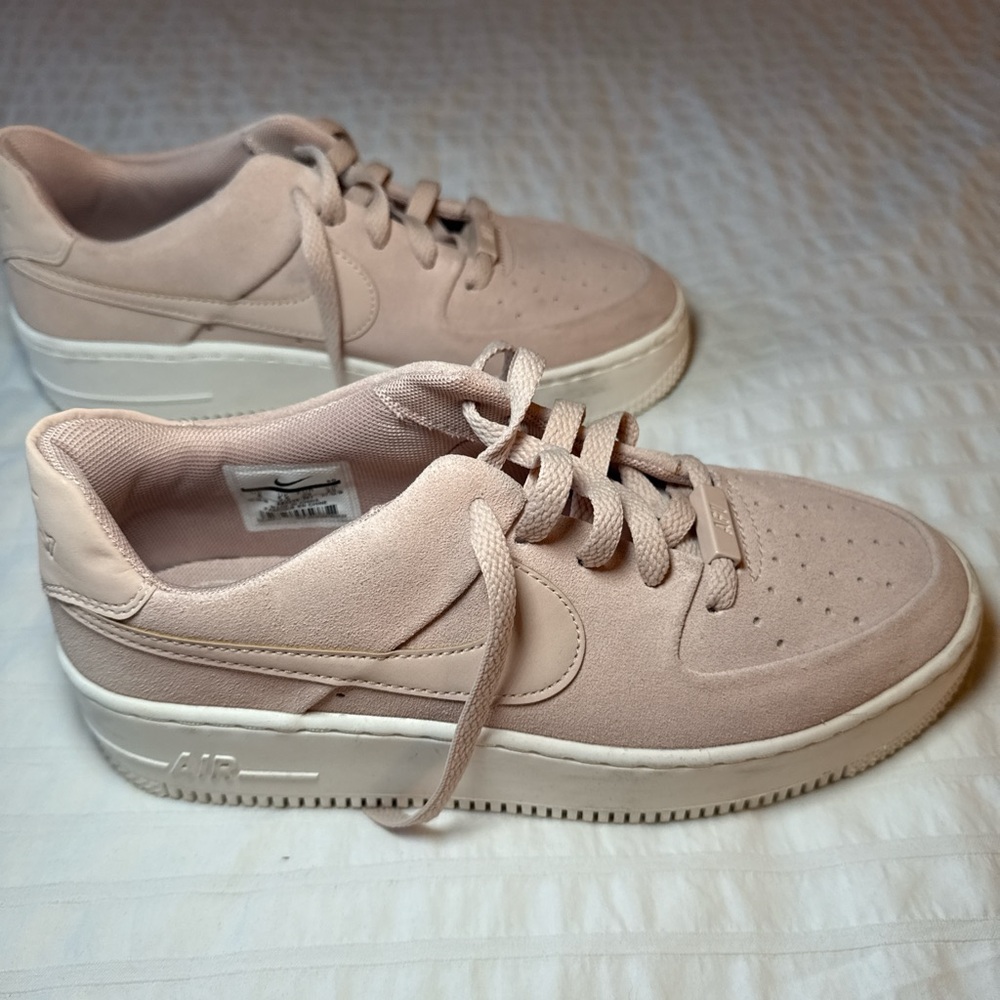 Nike Women's Air Force 1s Sage Low